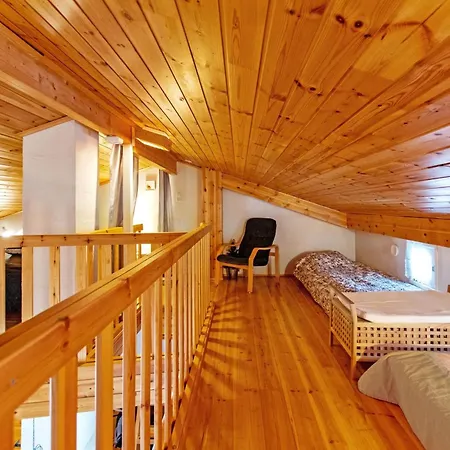 Lomarivi C4 By Interhome *